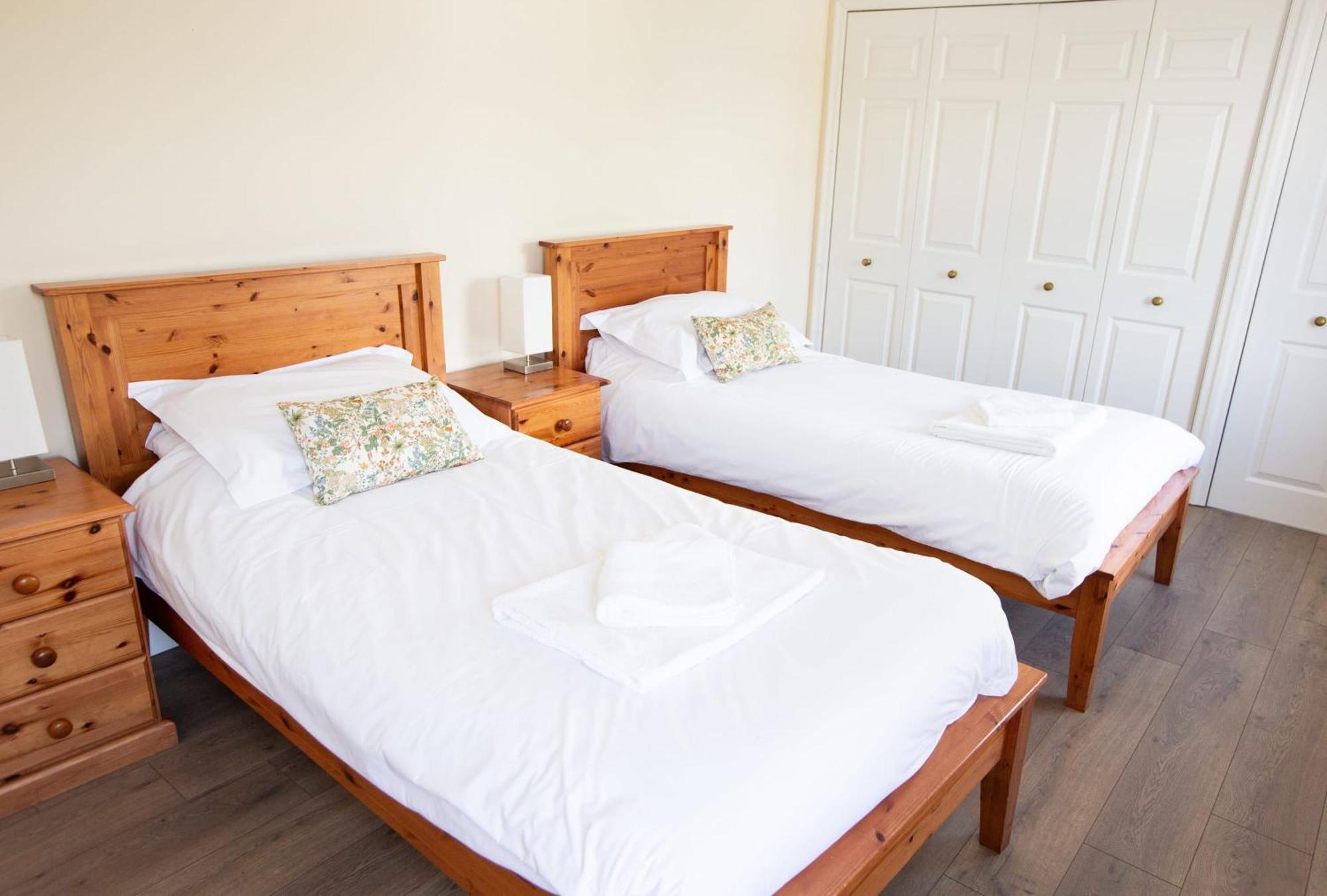 Stunning 6 Bedroom Cottage Near Cornish Coast Буде Экстерьер фото